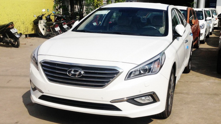 Có giá 1,06 tỉ, Hyundai Sonata 2015 đối đầu Mazda 6